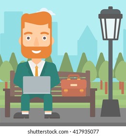 Hombre trabajando en laptop.