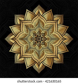 Mandala. Patrón de adorno redondo dorado sobre fondo negro.