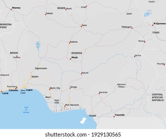 Mapa de Nigeria. El mapa se dibuja con gran detalle y para mayor claridad sólo se muestran las principales ciudades. El país se dibuja con los países vecinos.