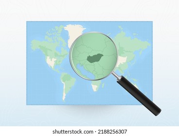Karte der Welt mit einer Lupe, die auf Ungarn gerichtet ist und Ungarn mit Lupe durchsucht. Vektorplan.