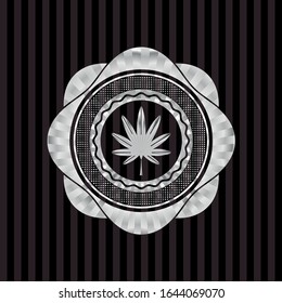 hoja de marihuana, icono de hierba dentro del emblema brillante plateado