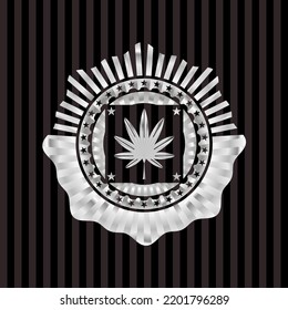 hoja de marihuana, ícono de hierba dentro del emblema o placa de plata. 