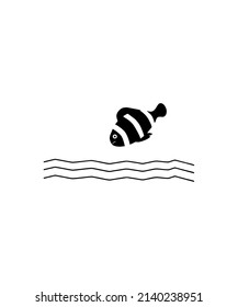 Marine fish are fish species that live in sea water.