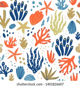 Marine flat hand drawn seamless pattern. Seaweed, corals, starfish, shells cartoon illustrations. Underwater, nautical backdrop. Sea world, aquarium. Textile, wrapping paper design