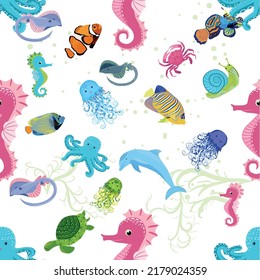 Marine life, fish, animals bright seamless pattern. sea travel, underwater diving animal tropical fish. Jellyfish, whale, shark, seahorse, clown fish, dolphin, turtle emperor fish octopus stingray