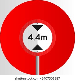 Signo rojo de altura máxima permitida - Brasil - Señal de tráfico rojo que indica el límite de altura permitido en la autopista