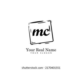 MC Logo de monograma de belleza inicial vector