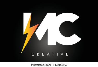 Diseño de logotipo de letra MC con perno de trueno de iluminación. Ilustración vectorial de logotipo de letra de perno eléctrico.