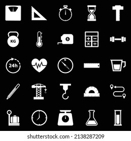 Iconos de medición sobre fondo negro, vector de stock
