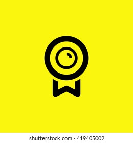 Medal isolated minimal single flat linear icon for application and info-graphic. Award line vector icon for websites and mobile minimalistic flat design.
