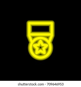 Medal with a star yellow glowing neon ui ux icon. Glowing sign logo vector