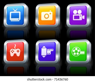 Iconos de medios en la colección de botones cuadrados con ilustración original de borde metálico