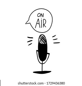 Herramienta de medios, ícono de garabato de micrófono y burbuja de voz. Dispositivo de grabación de sonido, ilustración vectorial de mano del equipo de medios. Micrófono, instalaciones de transmisión. Aislado. Podcast. Olas de radio, diseño de logotipo.