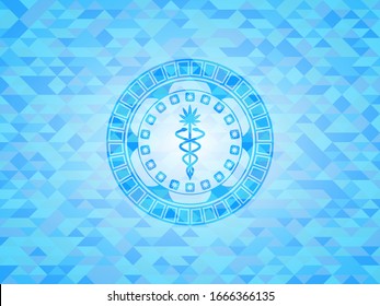 Marihuana-Symbol in hellblauem Emblem mit dreieckigem Mosaikhintergrund