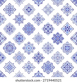 Modelo inconsútil azul mediterráneo en el fondo blanco. Azulejo, talavera o mayólica. Motivos folclóricos portugueses, marroquíes, sicilianos y españoles. Mosaico geométrico, adorno floral. Ilustración vectorial