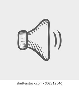 Icono de esbozo de volumen de altavoz medio para web y móvil. Icono de gris oscuro vector dibujado a mano sobre fondo gris claro.