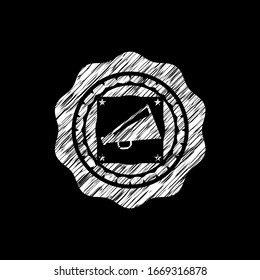 Megaphon-Symbol in Kreide-Emblem