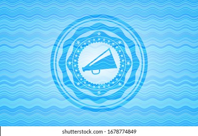 ícono megáfono dentro del emblema de estilo de concepto de agua.