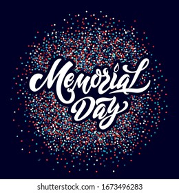 Día de la Conmemoración. Ilustración vectorial. Letras de texto dibujadas a mano para el Día de la Conmemoración en Estados Unidos. Caligrafía moderna de cepillos, fondo de confeti colorido. Diseño tipográfico para tarjetas de felicitación, pancarta, afiche. 