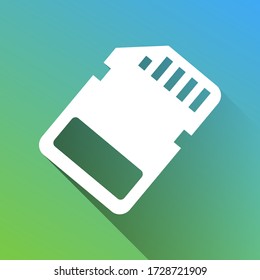 Signo de tarjeta de memoria. Icono blanco con sombra ilimitada gris sobre fondo verde a azul. Ilustración.