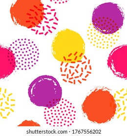 Memphis circles seamless textile print pattern. Painted round shapes geometric vector background. Grunge polka dot seamless ornament, simple circles wallpaper. Abstract bubbles.