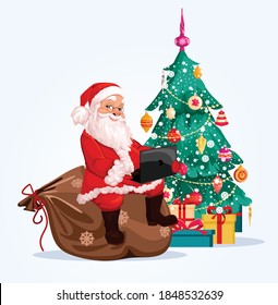 Feliz Papá Noel, árbol de Navidad decorado con juguetes y mejillones. personaje de caricatura sonriente, vacaciones de Navidad, en el fondo, sentado en una bolsa con un portátil. Gráficos vectoriales