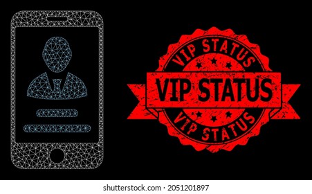 Información de usuario móvil de la red de malla sobre un fondo negro y sello de marca de cinta sucia Vip Status. El sello rojo tiene la etiqueta Vip Status dentro de la cinta. Modelo vectorial creado a partir del icono de información de usuario móvil con malla.