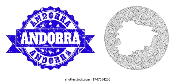 Mesh-Vektorkarte von Andorra mit gekratztem Siegel. Die dreieckige Netzkarte von Andorra wird aus einem Kreis herausgeschnitten. Blauer, rund gekratzter Robbenstempel mit Band.