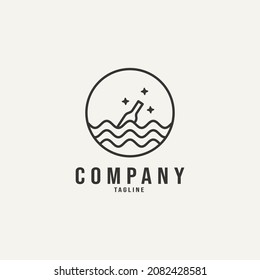 Mensaje en el logo de la placa de la botella. Una botella de vidrio flotando en el símbolo del mar.