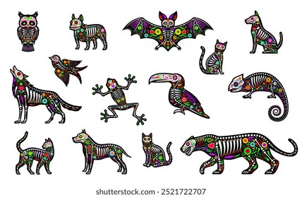 Dia Mexicano do Morto tatuagem animal açúcar, esqueletos mortos Halloween, pássaro, animal e crânios lagarto. Gato, cão, coruja e morcego vetores, tucano, onça-pintada, camaleão e beija-flor calaca e padrão floral