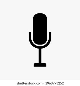 Icono de micrófono sobre fondo blanco. Icono de podcast, grabación de voz. Imagen vectorial de micrófono retro.