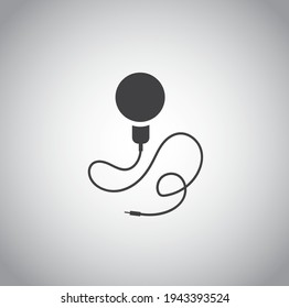 Icono negro del micrófono en fondo blanco 