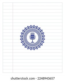 emblema de icono de micrófono con efecto de lápiz. Tinta azul. Ilustración vectorial. Detallado. 