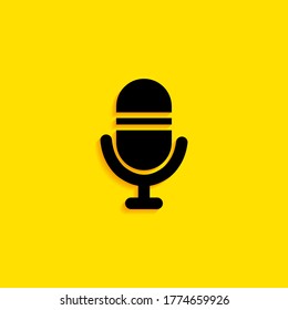 microphone icon. Vector illustration EPS 10.