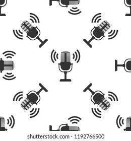 Microphone isolated icon seamless pattern on white background. On air radio mic microphone. Speaker sign. Flat design. Vector Illustration