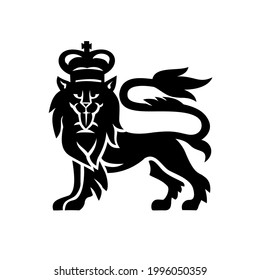 Ilustración de insignia militar de un león inglés o británico usando una corona real vista desde un lado mirando al frente sobre un fondo blanco aislado hecho en estilo retro blanco y negro.