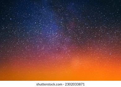 Vía Láctea, estrellas y nebulosa. Cielo estrellado de noche. Fondo del vector espacial