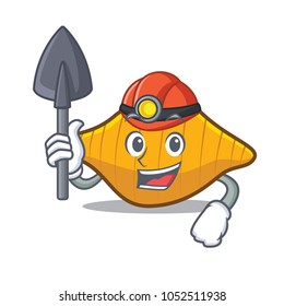 Miner conchiglie pasta mascot cartoon