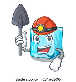 Miner Ice cubes set on wiht character