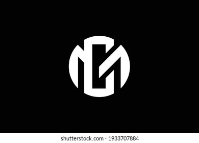 Mínimo y elegante logotipo de arte en monograma. Excelente profesional de moda genial artístico MC CM logotipo del icono del Alfabeto basado en la base inicial. Logo de Premium Business. Color blanco sobre fondo negro