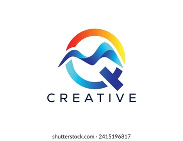 Mínima plantilla vectorial de diseño de logotipo de montaña de letra Q. Logo del vector de la carta inicial Q hill.
