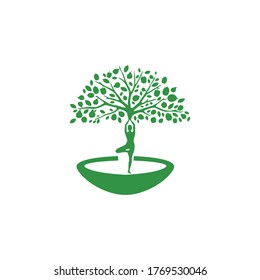 logotipo de árbol creativo minimalista y vector de yoga