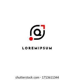 minimalist simple modern Q logo letter design concept in red and black.