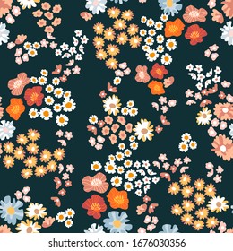 Gemischtes ditsy Muster. Trendfarbene Stoffmuster mit Miniaturblumen. Botanischer nahtloser Druck mit verschiedenen Blumenelementen. Vintage Textilindustrie.