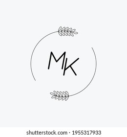 Logotipo inicial del vector de belleza MK, logotipo de escritura a mano de la firma inicial
