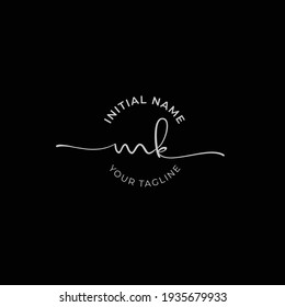mk Indicador inicial del logotipo de la firma de escritura a mano. Grabado manual para diseños
