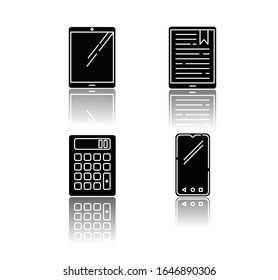 Mobile Geräte fallen Schatten schwarzen Glyph-Symbole gesetzt. Pocket elektronische Geräte. Intelligente Technologie. Tablet, E-Reader, e-Book. Smartphone, Taschenrechner. Einzelne Vektorgrafiken auf weißem Hintergrund