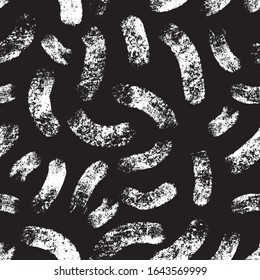 Mod black and white grungy textured doodle seamless vector pattern. watercolor, gouache and chalk