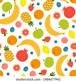 Patrón abstracto moderno con caricaturas hechas a mano estilo frutas tropicales de verano. Ilustración vectorial sobre fondo blanco - piña, naranja, banana, manzana, limón, granada para textiles para niños
