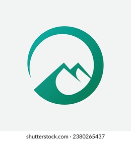 diseño del logotipo del creativo y moderno pico de montaña al aire libre